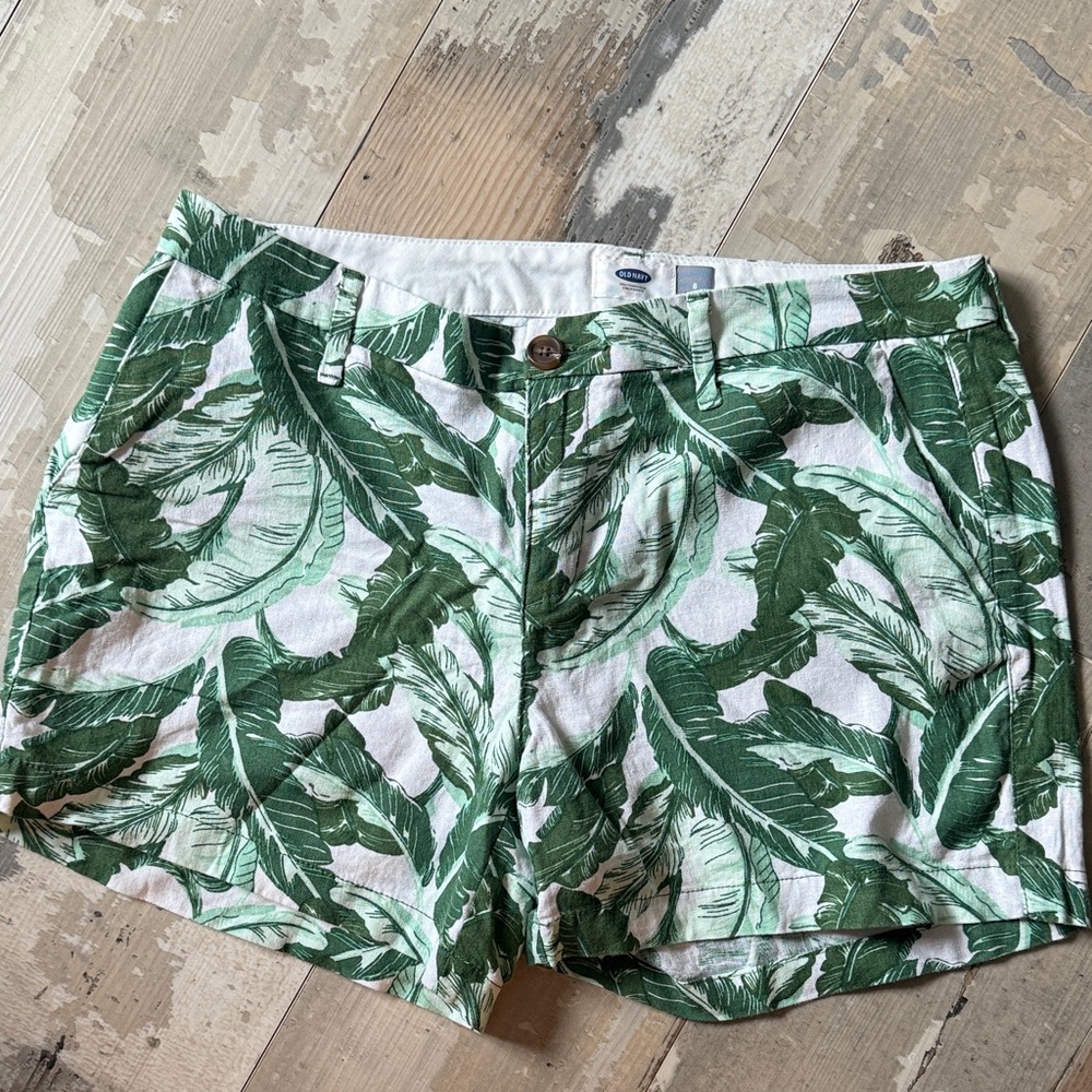 Old Navy Green Leaf Print Women's Shorts